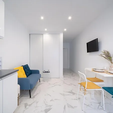 Wehostyou Apt Moderne Central Colom 1a *