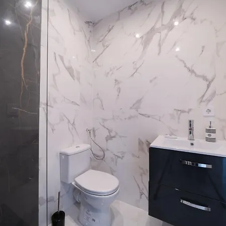 Wehostyou Apt Moderne Central Colom 1a
