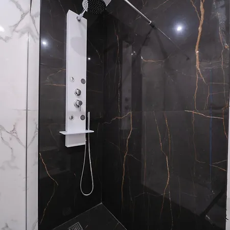 Wehostyou Apt Moderne Central Colom 1a