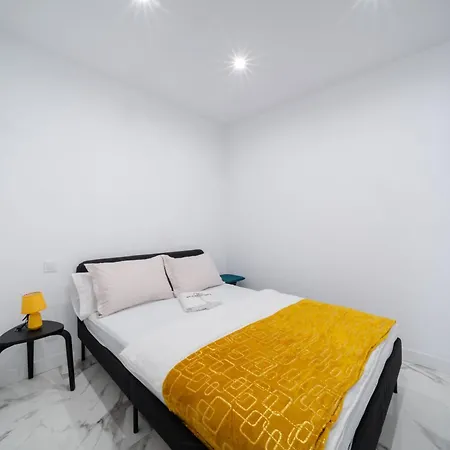Wehostyou Apt Moderne Central Colom 1a Apartment