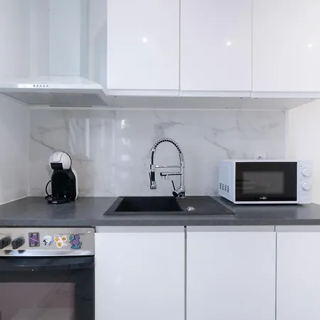 Wehostyou Apt Moderne Central Colom 1a * Rosas